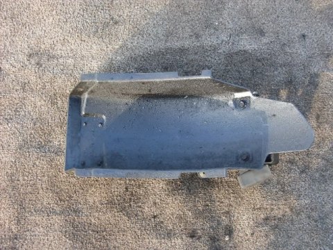 SUZUKI RG125 U WOLF BŁOTNIK TYŁ TYLNY