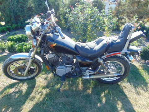 HONDA VT500 PC08 SHADOW SET PODNÓŻEK PRZÓD LEWY