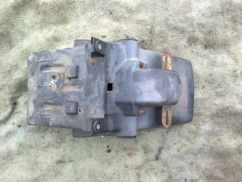 KAWASAKI GPZ600 NADKOLE TYLNE UCHWYT TABLICY