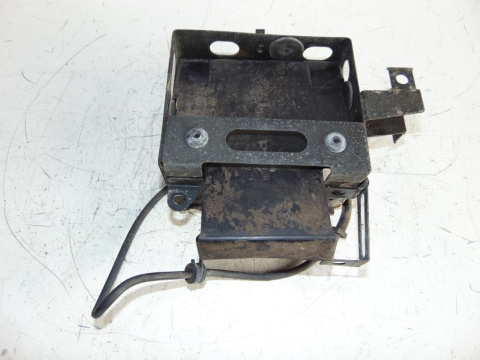 HONDA VT1100 SHADOW SC18 KOSZ AKUMULATORA