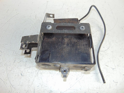 HONDA VT1100 SHADOW SC18 KOSZ AKUMULATORA