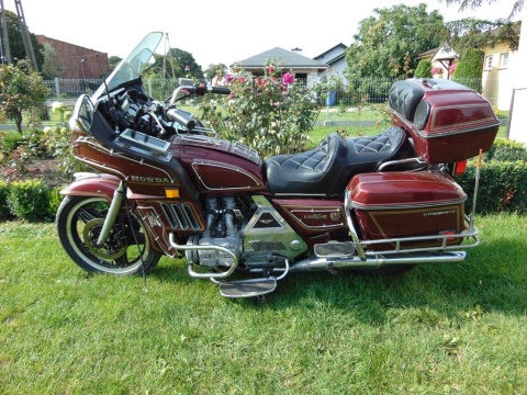 HONDA GL1100 GOLD WING SMOK POMPY OLEJU