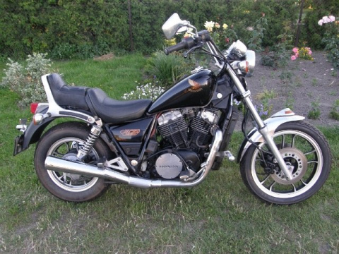 HONDA VT750 RC14 SHADOW PÓŁKA DOLNA + SZTYCA