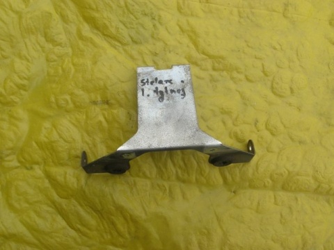 SUZUKI VX800 UCHWYT STELAŻ LAMPY TYLNEJ