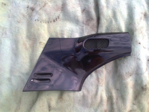 HONDA CBR1000F SC21 OWIEWKA PRAWA POD SIEDZENIE