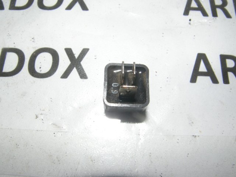 HONDA CBR1000F SC24 PRZEKAŹNIK KIERUNKOWSKAZÓW