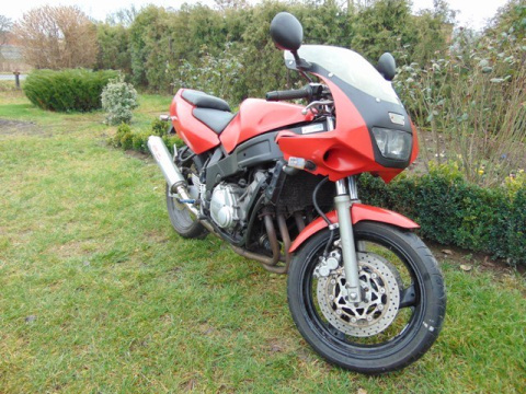 YAMAHA FZR600 3HE OSŁONA SILNIKA