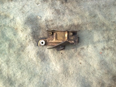 HONDA VF500F PC12 UCHWYT STELAŻ PRZEKAŹNIKÓW