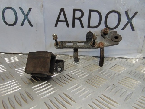 HONDA VT1100 SHADOW SC18 UCHWYT REGULATORA NAPIĘCI