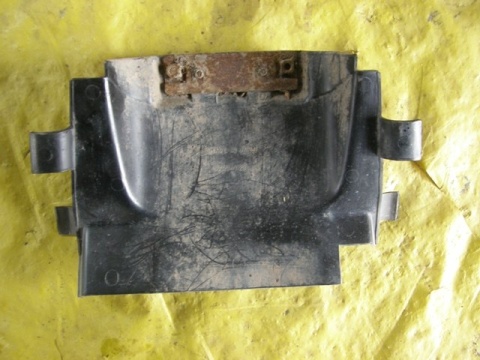 KAWASAKI VN750 VULCAN WYPEŁNIENIE NADKOLA TYŁ