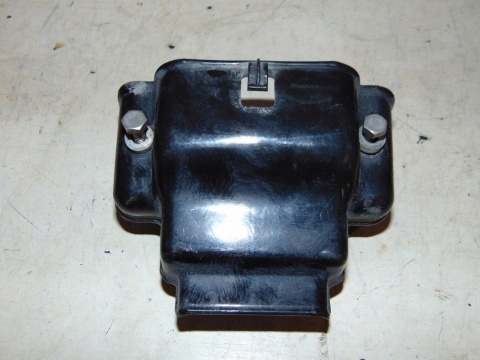 HONDA VF400 UCHWYT + OSŁONA CEWEK ZAPŁONOWYCH