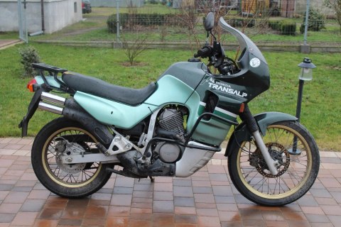 HONDA XL600V TRANSALP PD06 POKRYWA ZĘBATKI PRZÓD