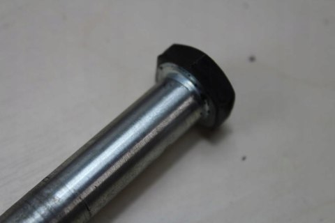 KAWASAKI LTD450 LTD454 OŚKA ŚRUBA WAHACZA