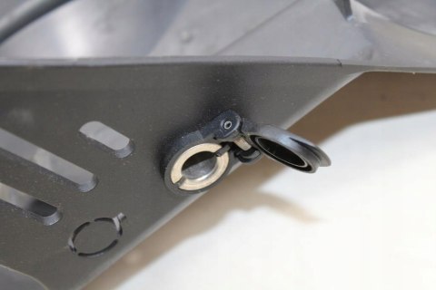 BMW K1200 RS WYPEŁNIENIE BŁOTNIKA + GNIAZDO ŁADOWA