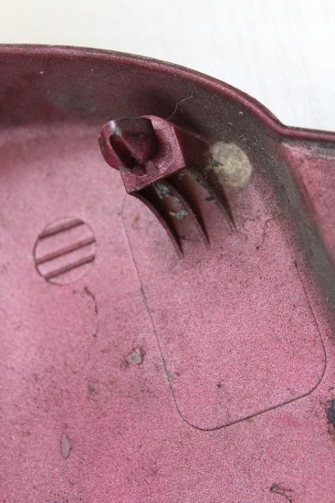HONDA VT750 SHADOW RC14 OWIEWKA POD SIEDZENIE PRAW