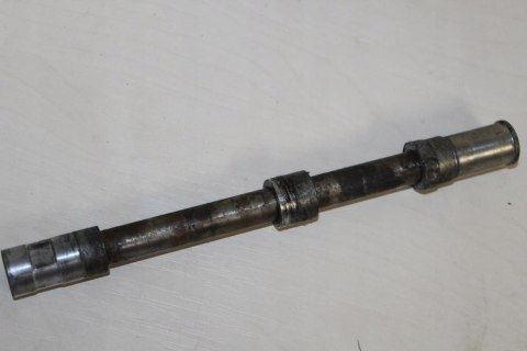 HONDA VT700 SHADOW RC19 OŚKA KOŁA FELGI PRZÓD