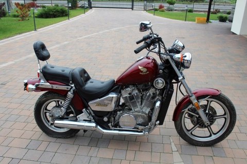 HONDA VT700 SHADOW RC19 PÓŁKA GÓRNA