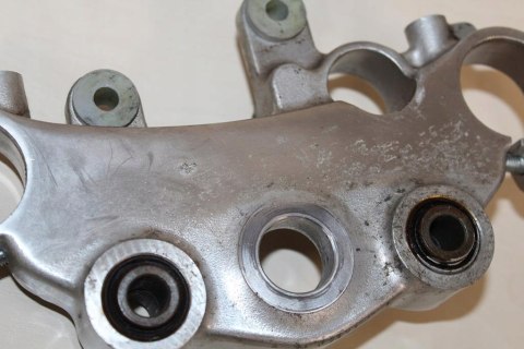 HONDA VT700 SHADOW RC19 PÓŁKA GÓRNA