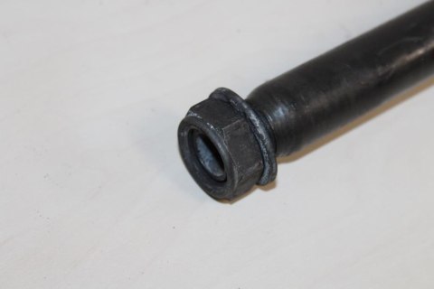 YAMAHA YZF R1 RN01 OŚKA OŚ KOŁA FELGI TYŁ