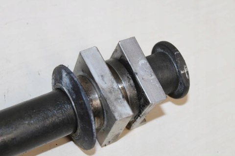 YAMAHA YZF R1 RN01 OŚKA OŚ KOŁA FELGI TYŁ