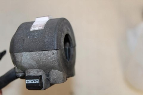 HONDA VT700 SHADOW RC19 PRZEŁĄCZNIK PRAWY