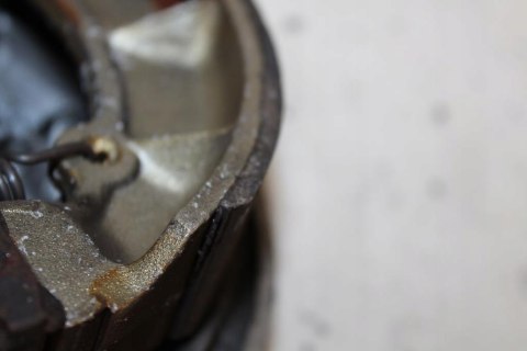 HONDA VT700 SHADOW RC19 SZCZĘKI BĘBEN HAMULCOWY