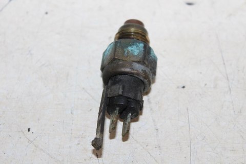 YAMAHA V-MAX 1200 2EN CZUJNIK TEMPERATURY WENTYLAT