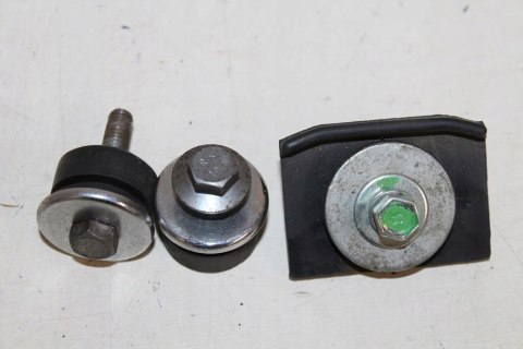 HONDA VT700 SHADOW RC19 GUMY + ŚRUBY ZBIORNIKA PAL