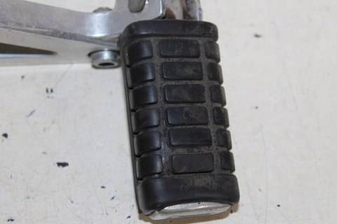 HONDA VT700 SHADOW RC19 SET PODNÓŻEK LEWY TYŁ
