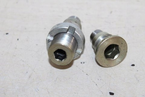 HONDA VT700 SHADOW RC19 ŚRUBY WAHACZA