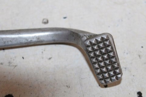 KAWASAKI ZR750 ZEPHYR DŹWIGNIA PRAWA HAMULCA NOŻNE