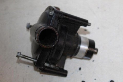 TRIUMPH 955i SPRINT POMPA WODY