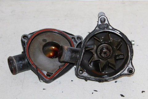 TRIUMPH 955i SPRINT POMPA WODY