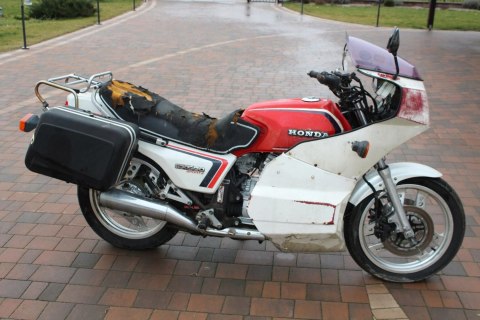 HONDA CX500 SPORT PC06 TŁOK LEWY + PIERŚCIENIE