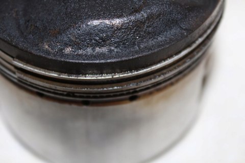 HONDA CX500 SPORT PC06 TŁOK LEWY + PIERŚCIENIE