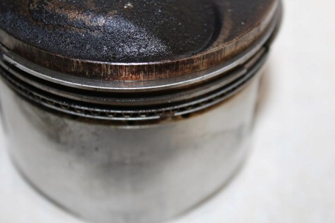 HONDA CX500 SPORT PC06 TŁOK PRAWY + PIERŚCIENIE