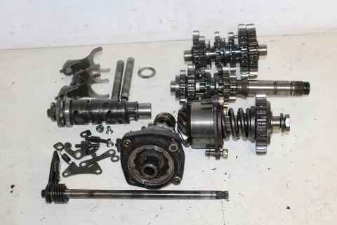 SUZUKI VX800 SKRZYNIA BIEGÓW + WYBIERAK
