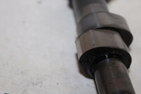 SUZUKI VX800 WAŁEK ROZRZĄDU GŁOWICY PRZÓD