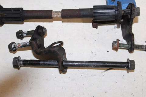 KAWASAKI LTD450 LTD454 ŚRUBY SILENTBLOCKI SILNIKA