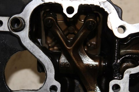 SUZUKI VL800 C50 VOLUSIA POKRYWA GŁOWICY TYŁ