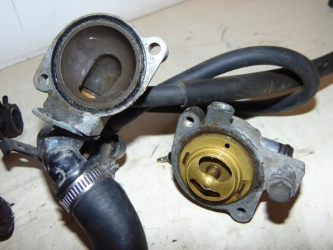 HONDA VF400 KOREK WLEWU + TERMOSTAT + PRZEWODY
