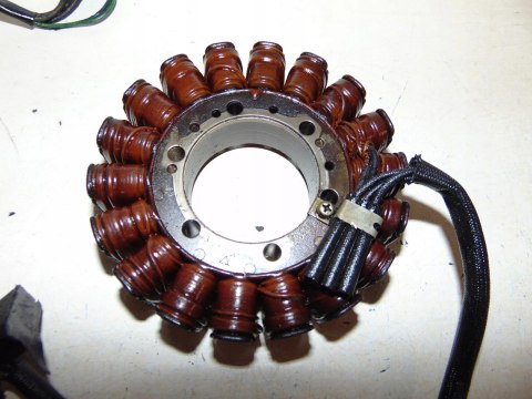 SUZUKI VL800 C50 VOLUSIA STOJAN ALTERNATORA