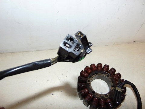 SUZUKI VL800 C50 VOLUSIA STOJAN ALTERNATORA
