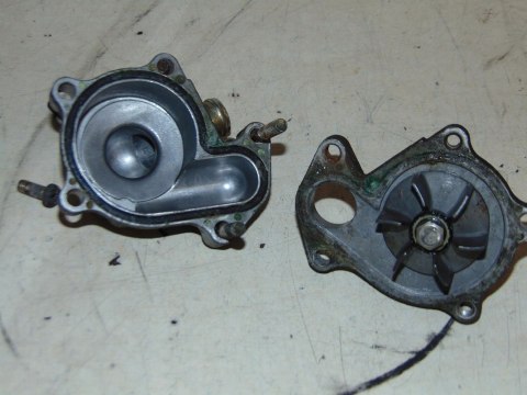 SUZUKI AN400 K1 BURGMAN POMPA WODY