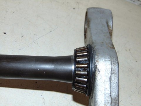 SUZUKI VX800 PÓŁKA DOLNA SZTYCA + ŁOŻYSKA
