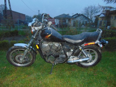 HONDA VT500 SHADOW PC08 DEKIEL POKRYWA PRAWA SILNI