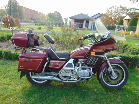 HONDA GL1100 GOLD WING STELAŻ CZASZY
