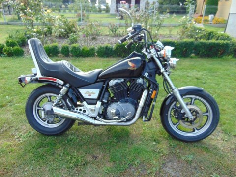 HONDA VT1100 SHADOW SC18 BŁOTNIK NADKOLE TYŁ