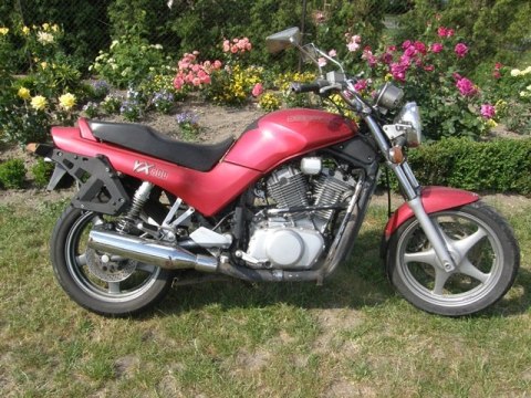 SUZUKI VX800 STOJAN + IMPULSATOR