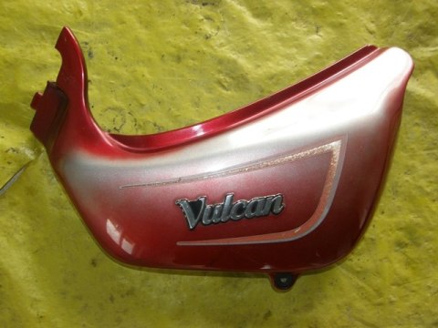 KAWASAKI EN500 VULCAN OWIEWKA POD SIEDZENIE PRAWA